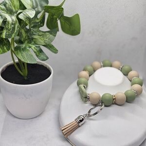 Green and Beige Beaded Key Holder